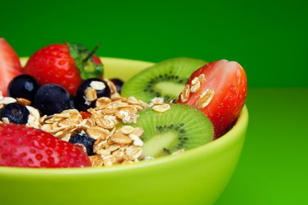 Breakfast bowl with fruit and oats